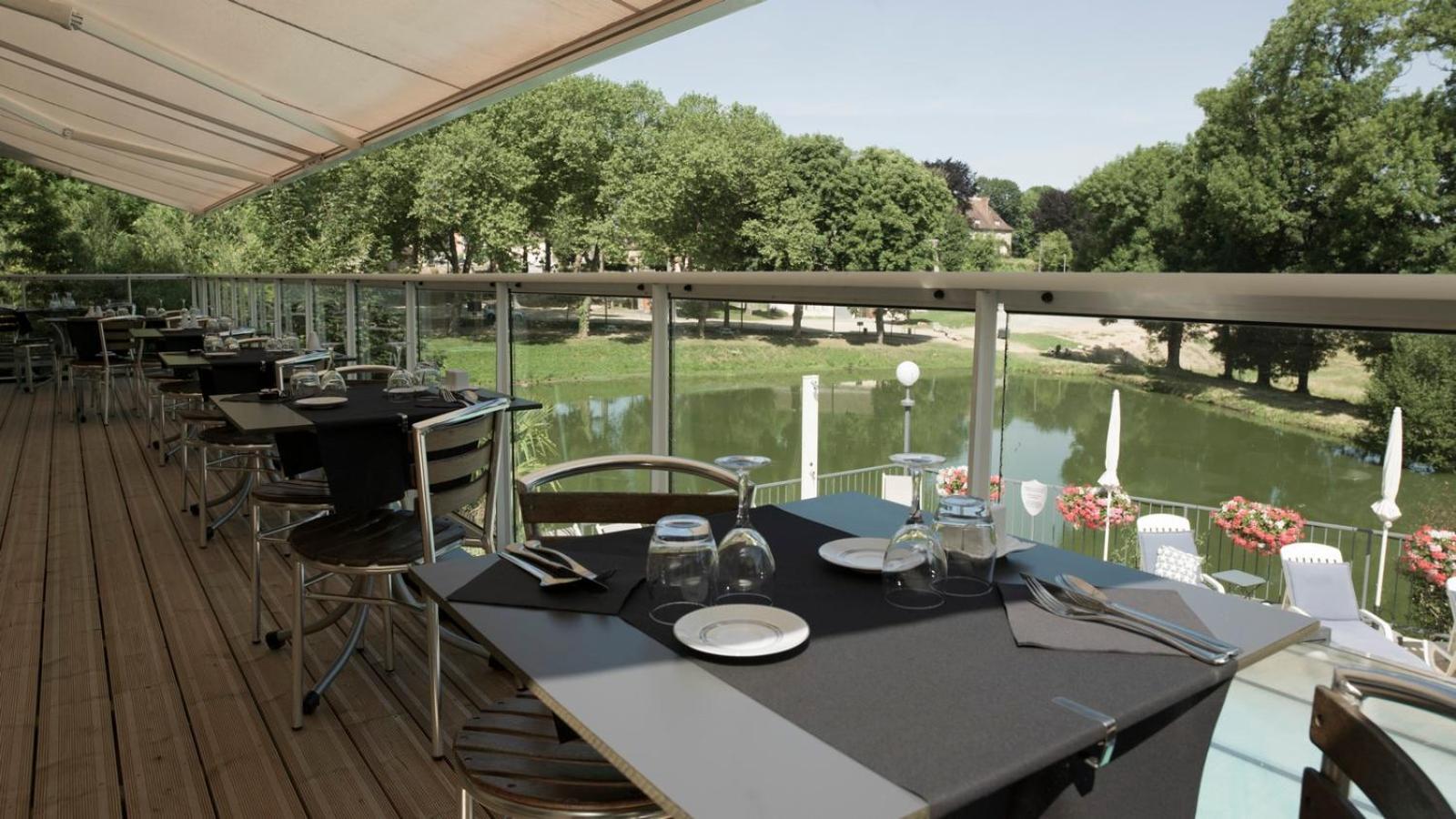 Magnac-Bourg Logis Hotel Auberge De L'Etang מראה חיצוני תמונה